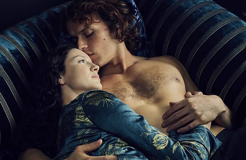 sam heughan, outlander, couple laying in bed