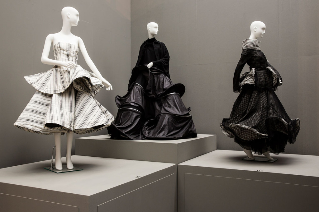 03_f10_haute_a_porter_filep_motwary_modemuseum_hasselt_photo_kristof_vrancken_yatzer