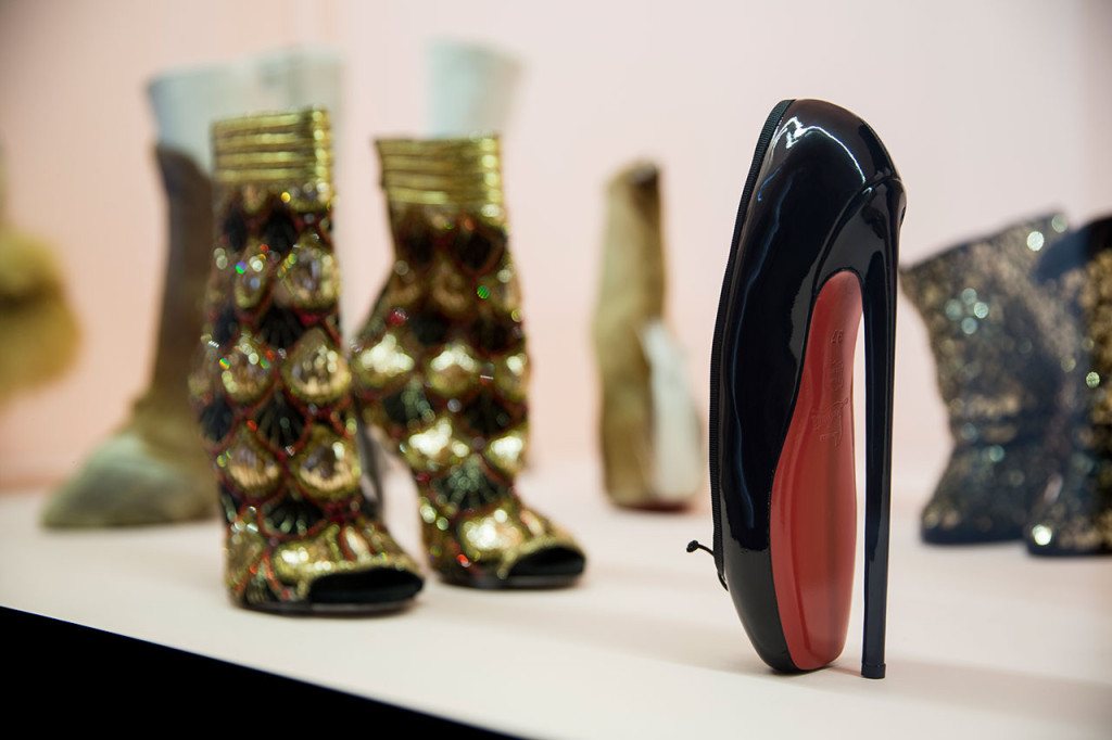 07_f11_haute_a_porter_filep_motwary_modemuseum_hasselt_photo_kristof_vrancken_yatzer