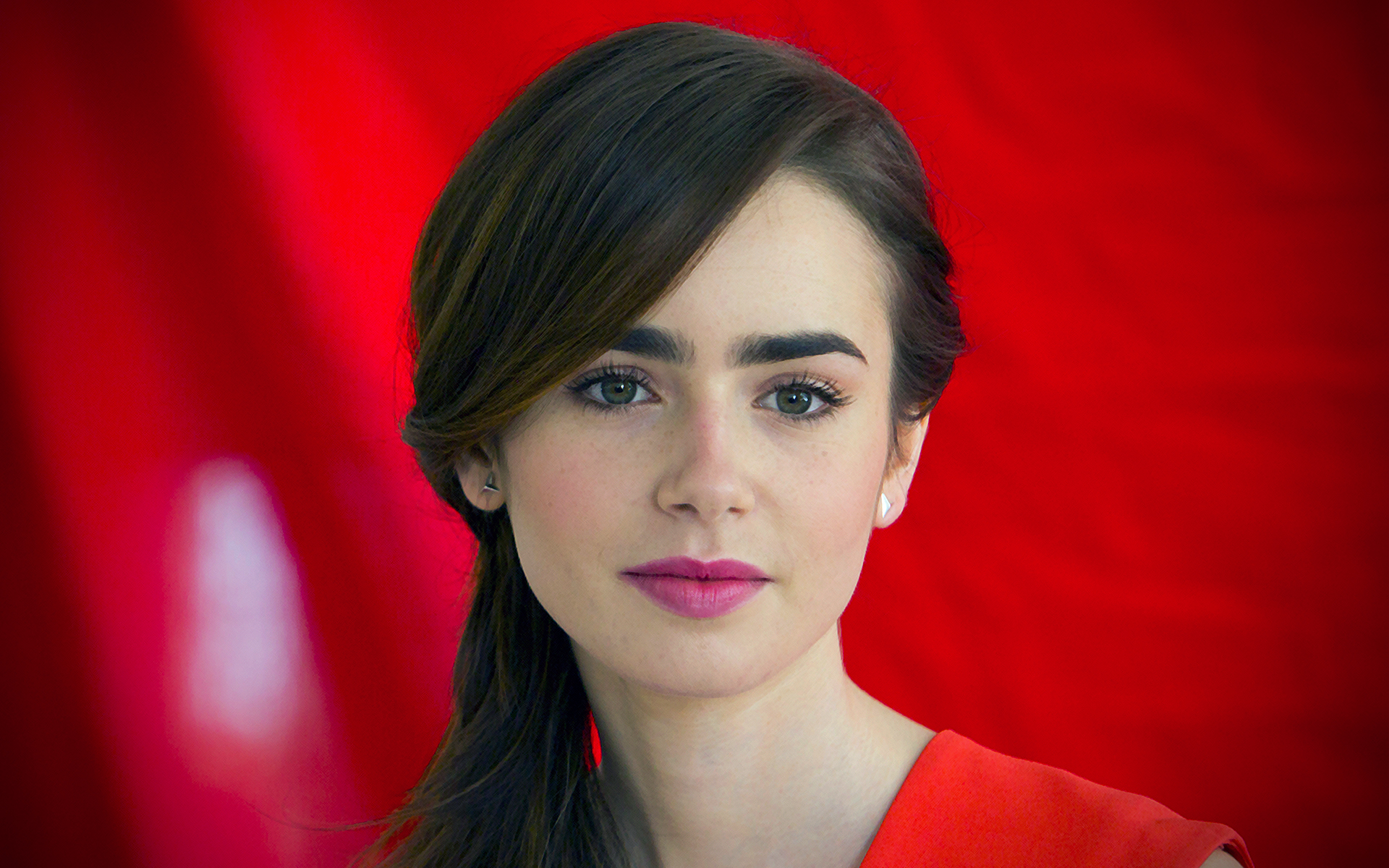 LILYCOLLINS-FORSTORY