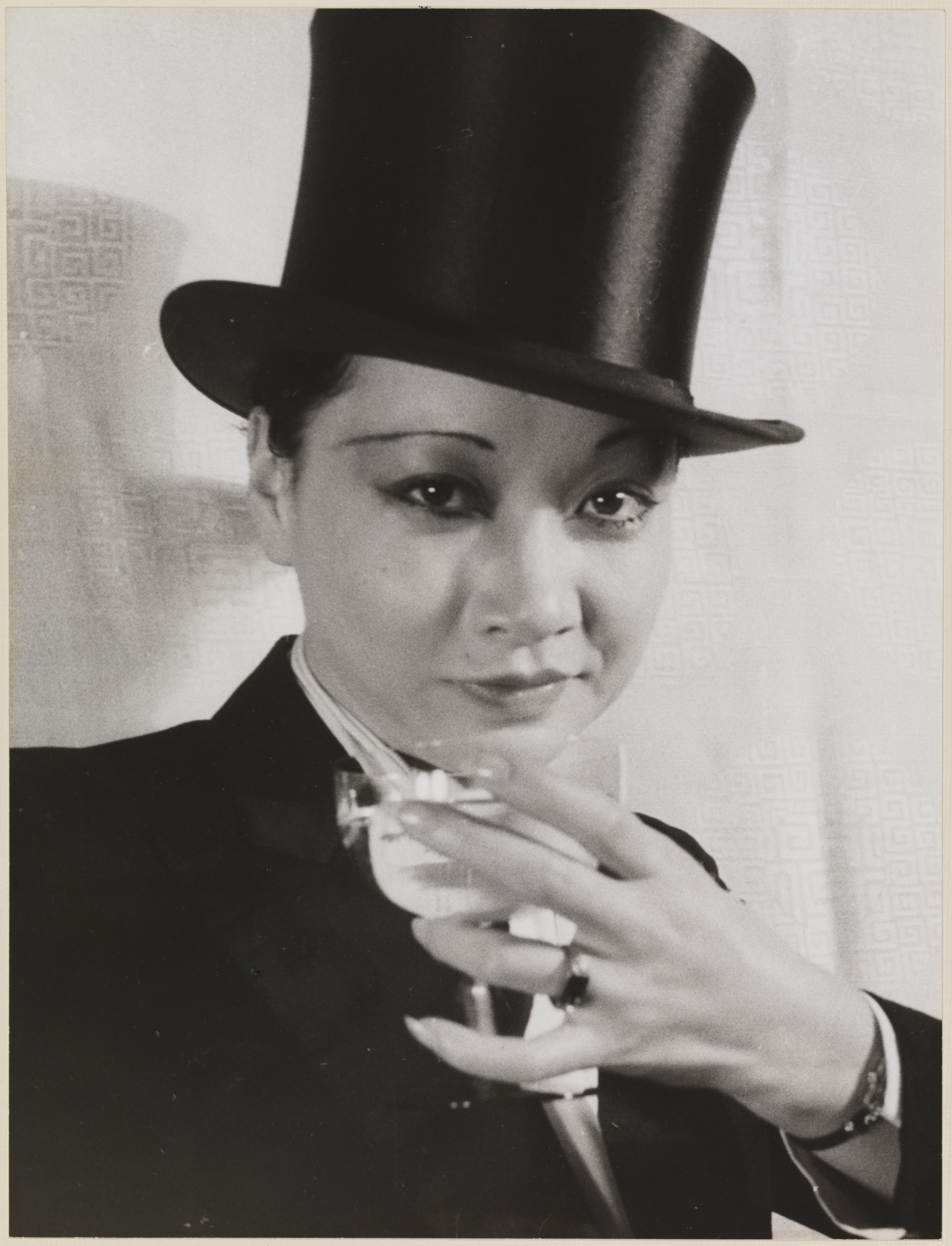 Anna May Wong (1932), by Carl Van Vechten. Museum of the City of New York. Used with permission of the Van Vechten Trust.