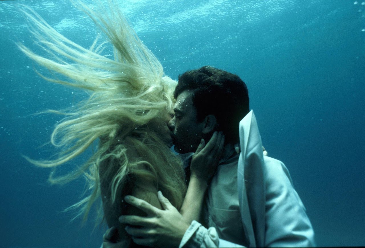 Splash kiss