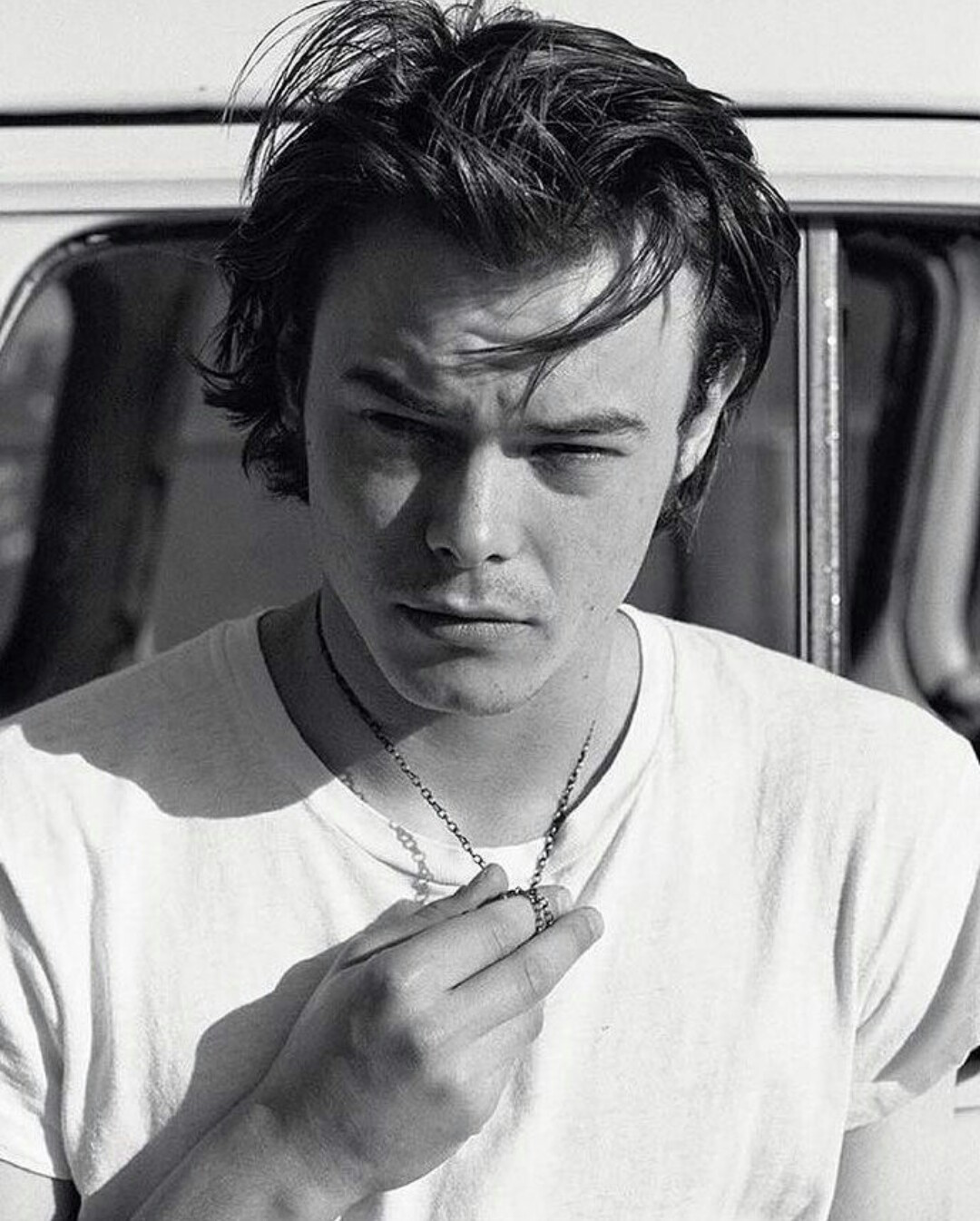 charlie heaton