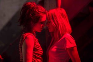 Naomi Watts in a TV Kiss with one of her female patients in tv show Gypsy
