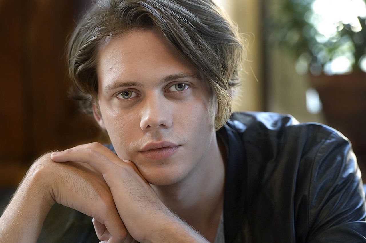 Bill Skarsgard Castle Rock Stephen King Hulu