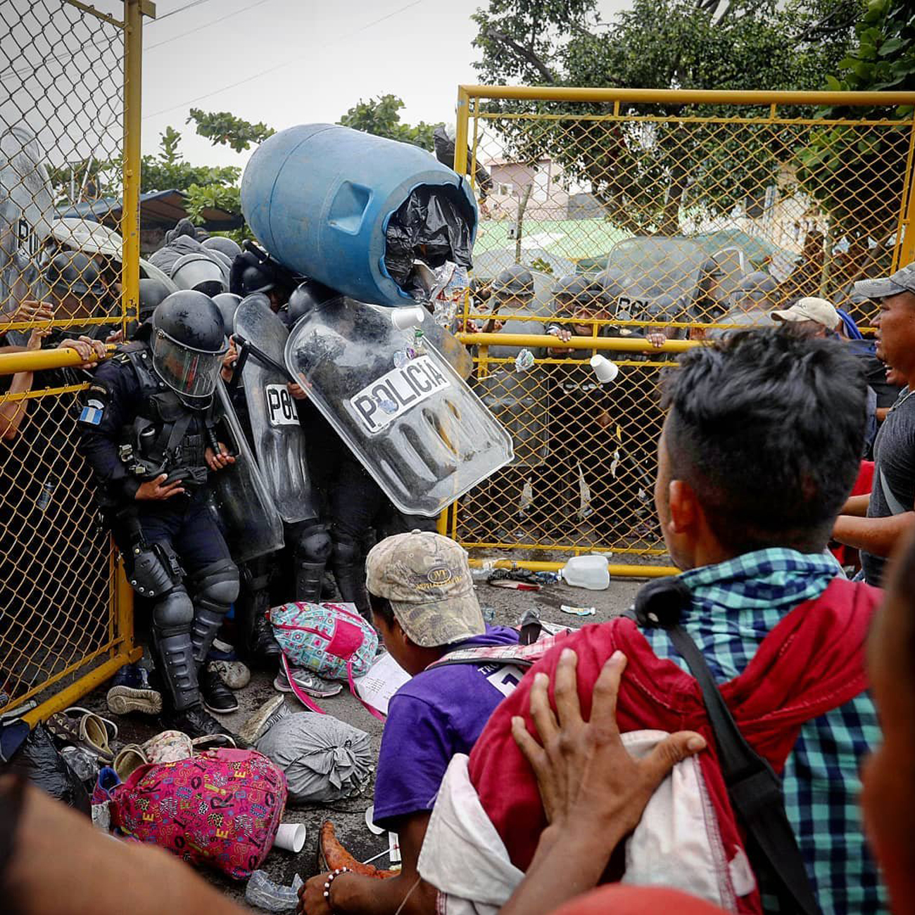 Image of the immigrant caravan from Mexico and Honduras