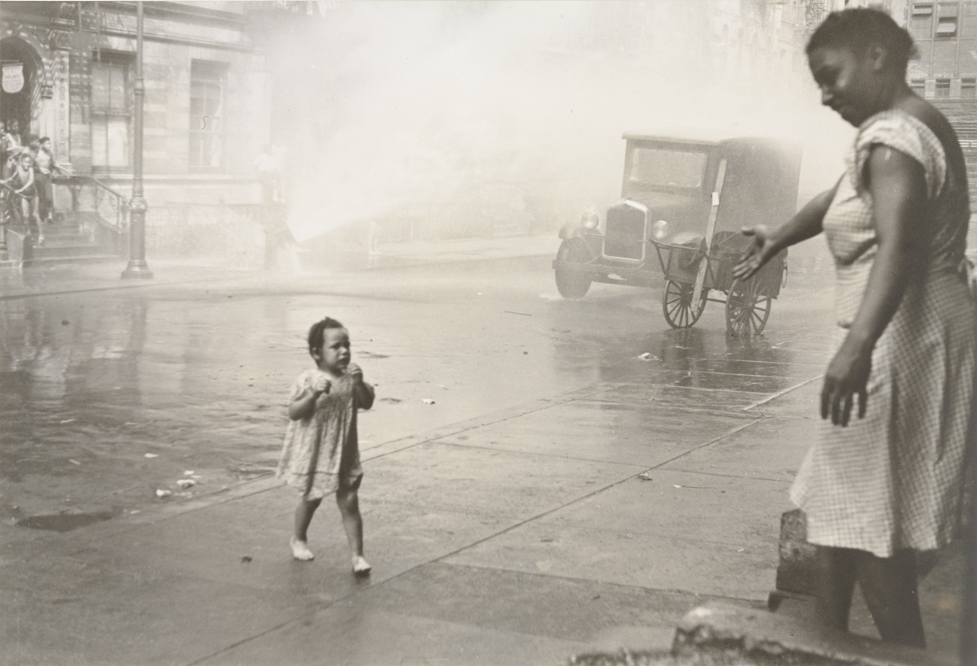 Mother and child in Brooklyn by Helen Levitt