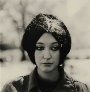 Diane Arbus photo of a woman in NYC wearing eyeliner
