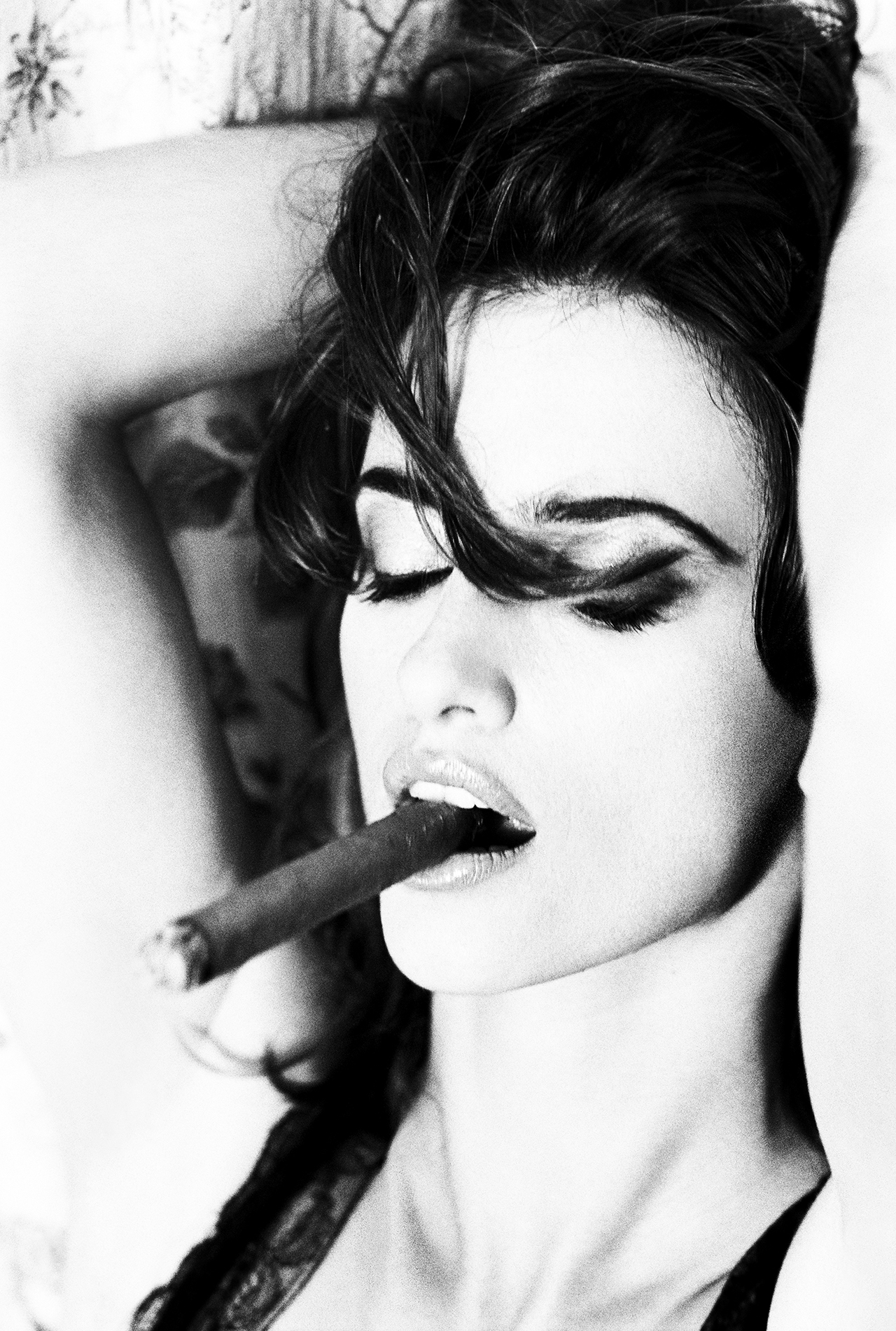 penelope cruz smoking a cigar