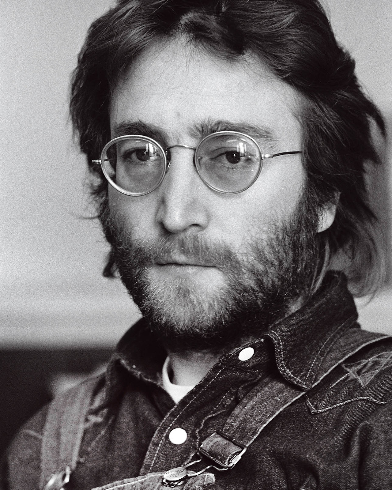 john lennon on rolling stone magazine by annie leibovitz