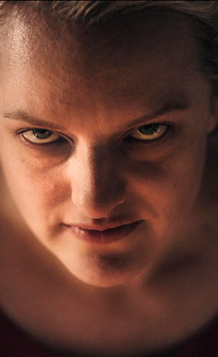elisabeth moss the handmaids tale