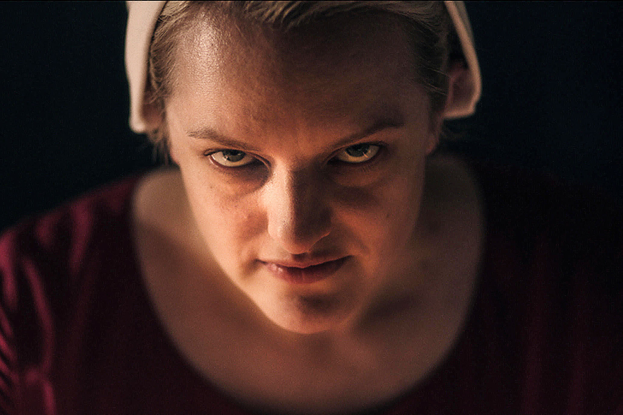 elisabeth moss the handmaids tale