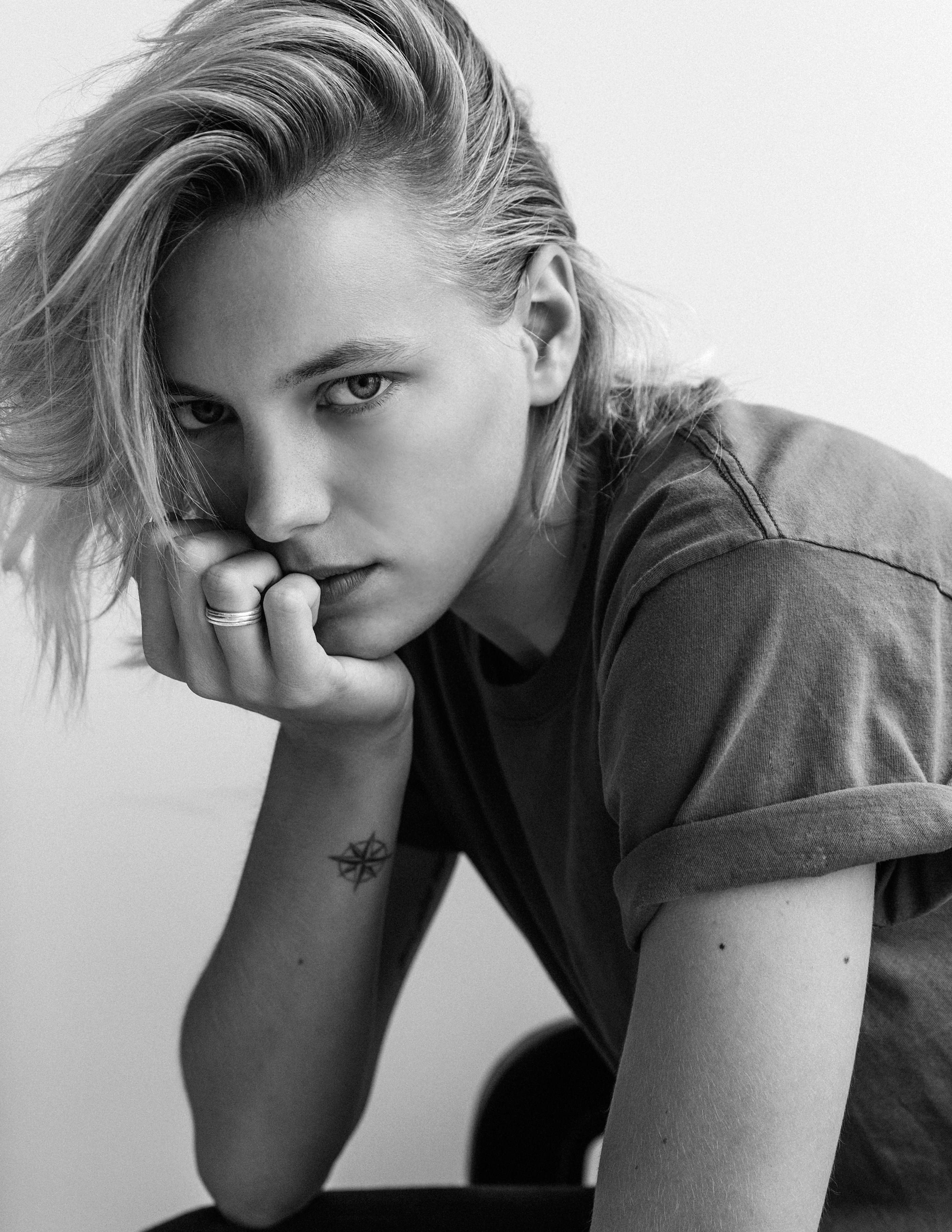 androgynous model erika_linder