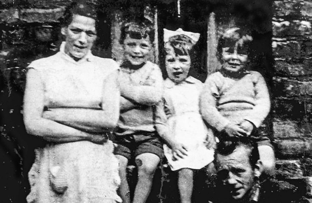 jean McConville and family widowed mother of 10
