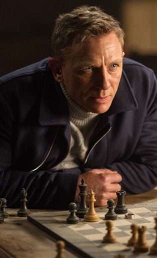 daniel craig james bond chess