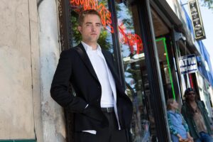 robert pattinson map to the stars