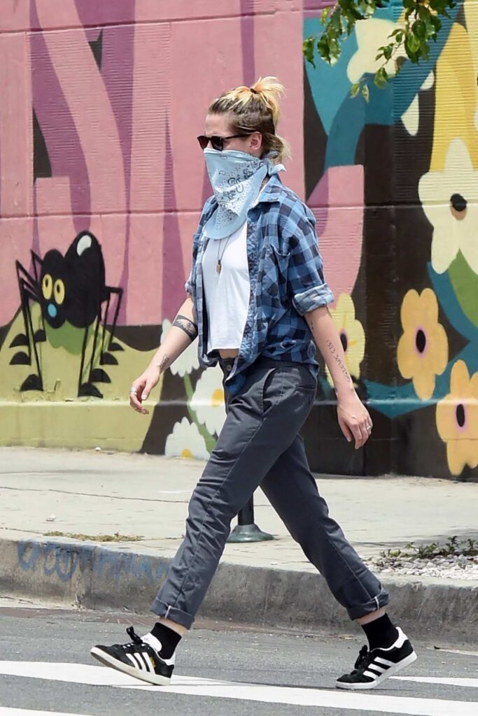 kristen stewart at a black lives matter protest