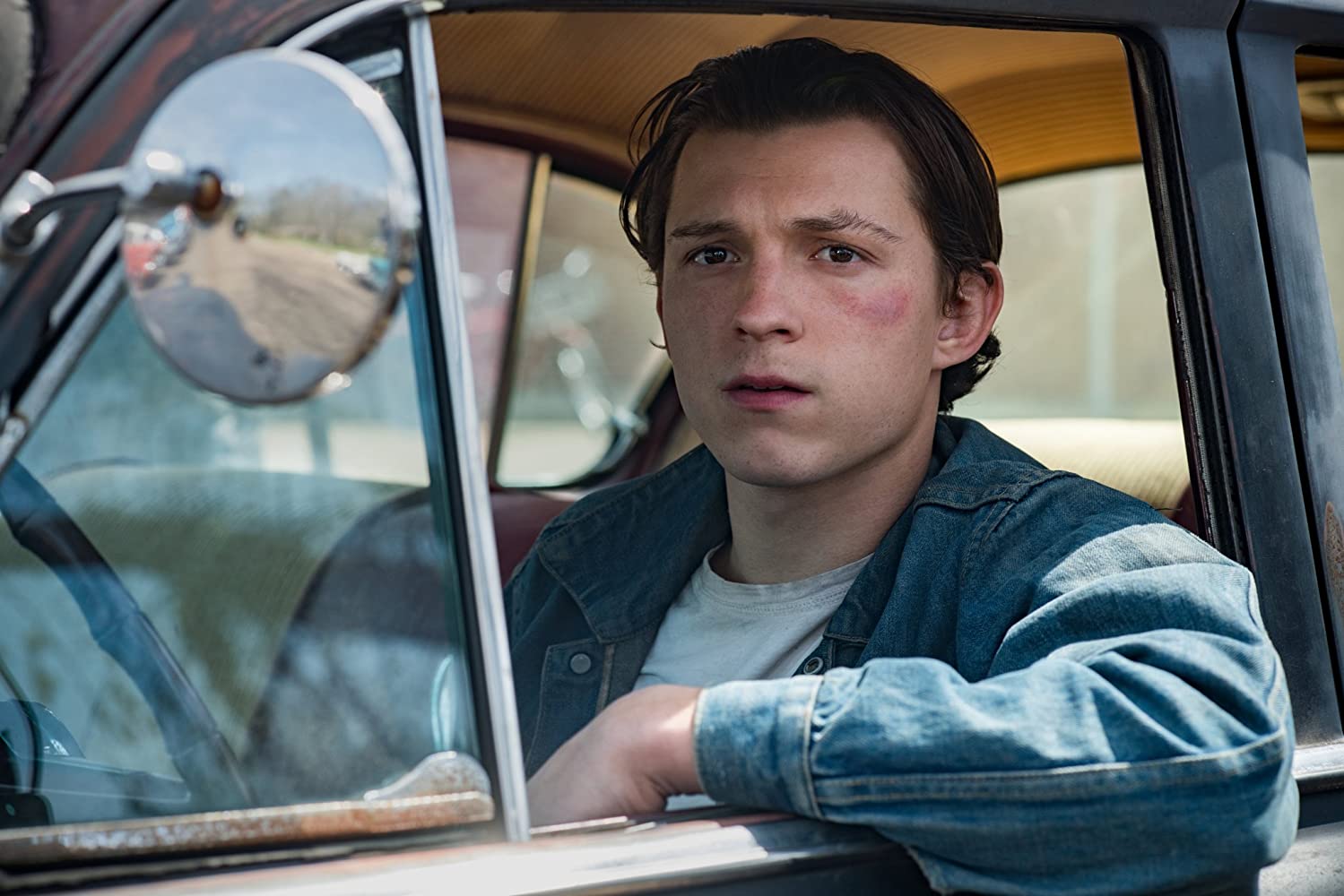 Tom Holland in The Devil All the Time