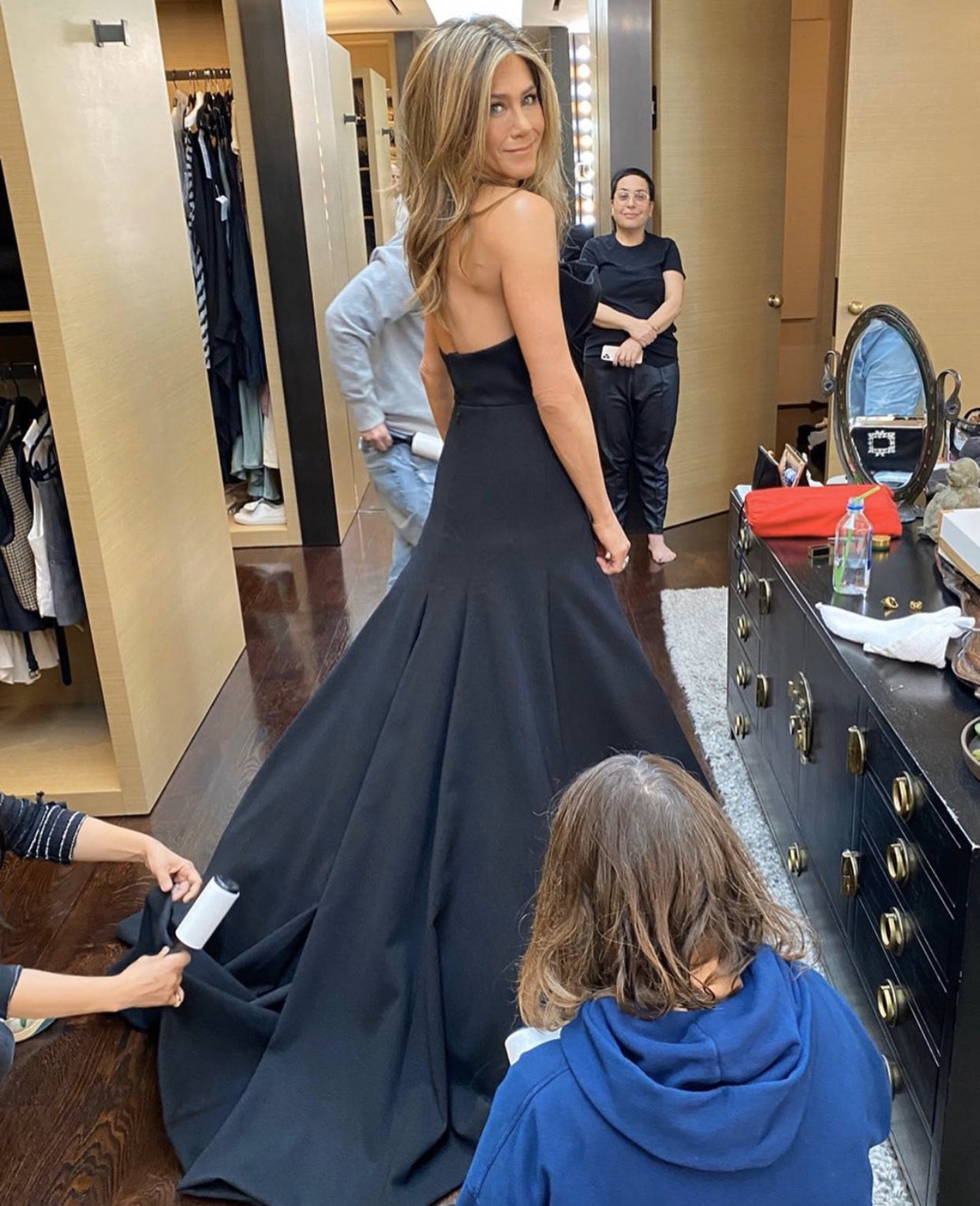 jennifer aniston gets ready for the golden globes in her drive in closet
