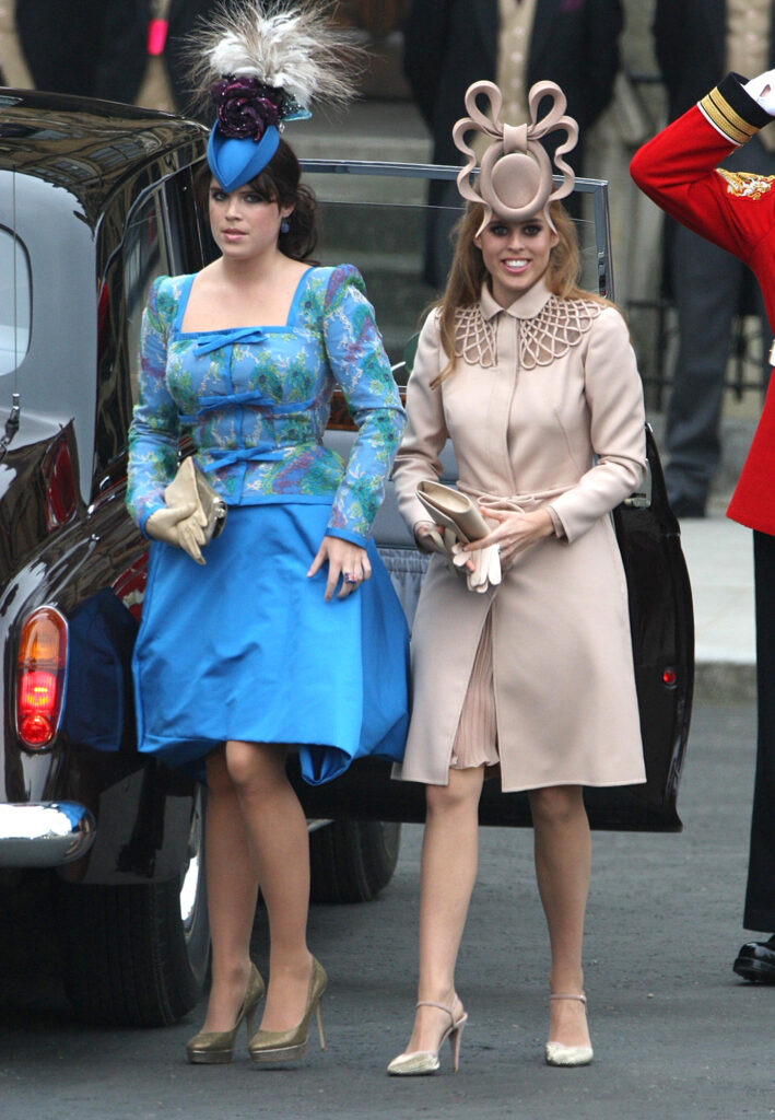 Princess Eugenie and Beatrice at Prince William's wedding