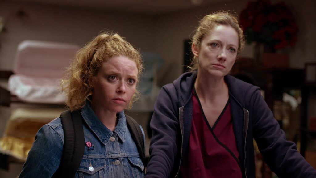 Natasha Lyonne and Judy Greer in Addicted to Fresno