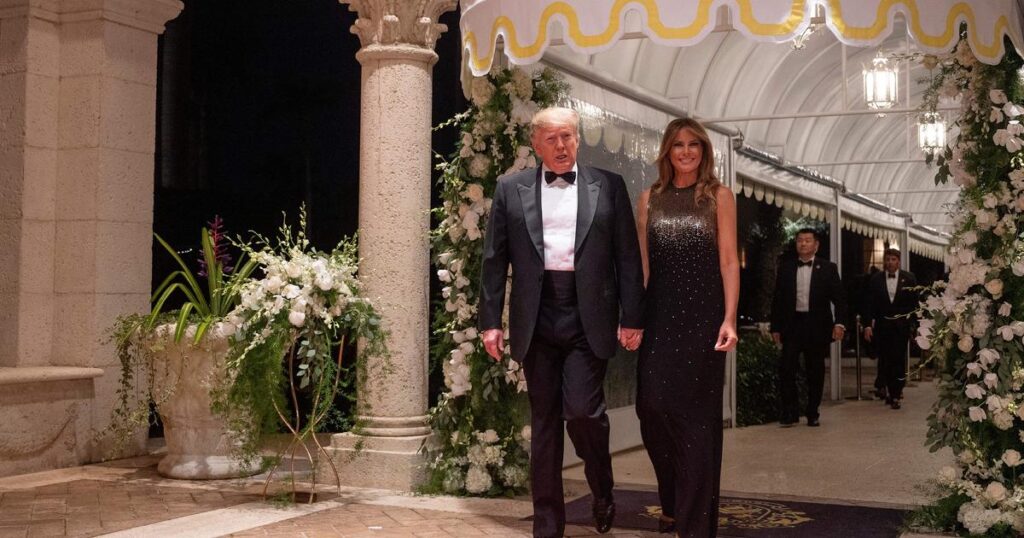Arriving at Mar-a-Lago for dinner, The Donald and Melania