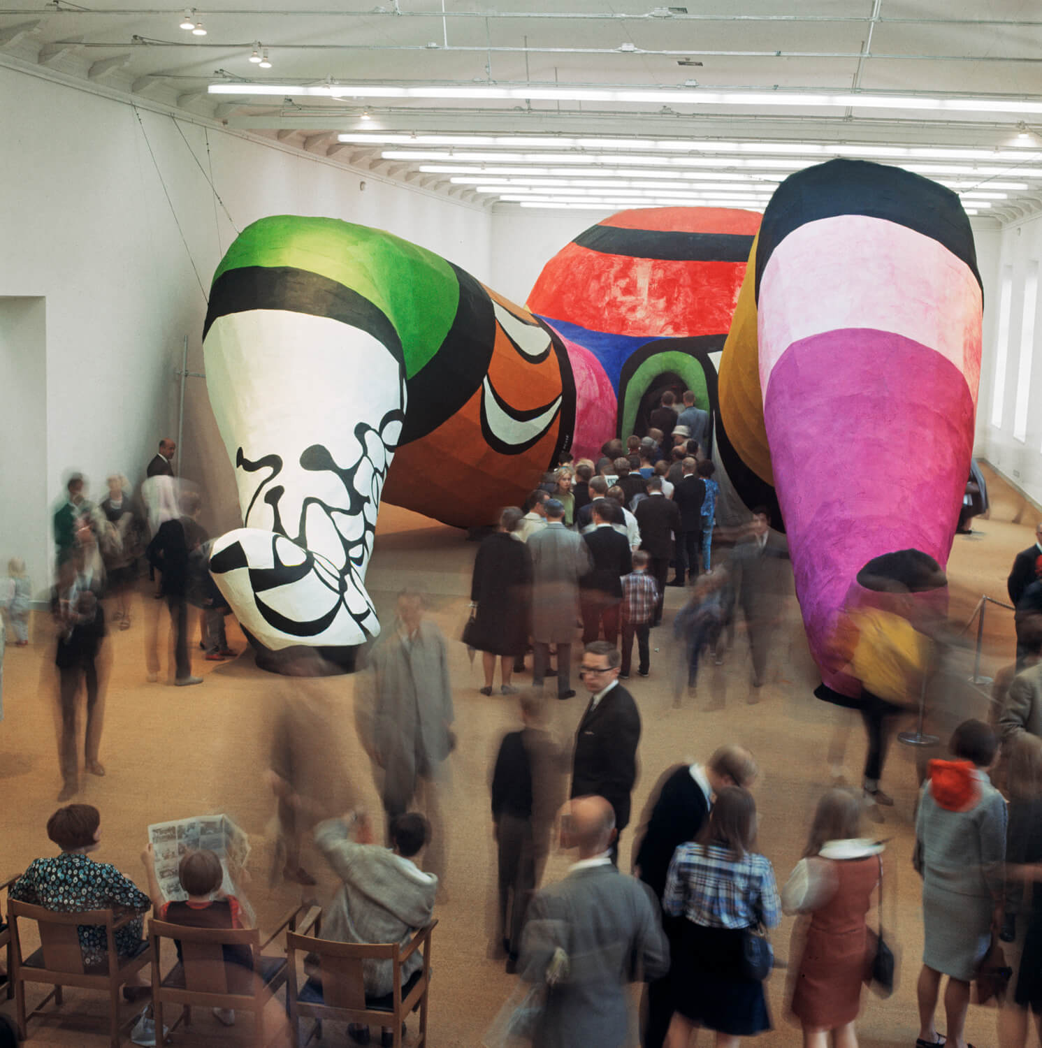 Visitors entering Hon. 1966. © Hans Hammarskiöld Heritage. Photo: Hans Hammarskiöld