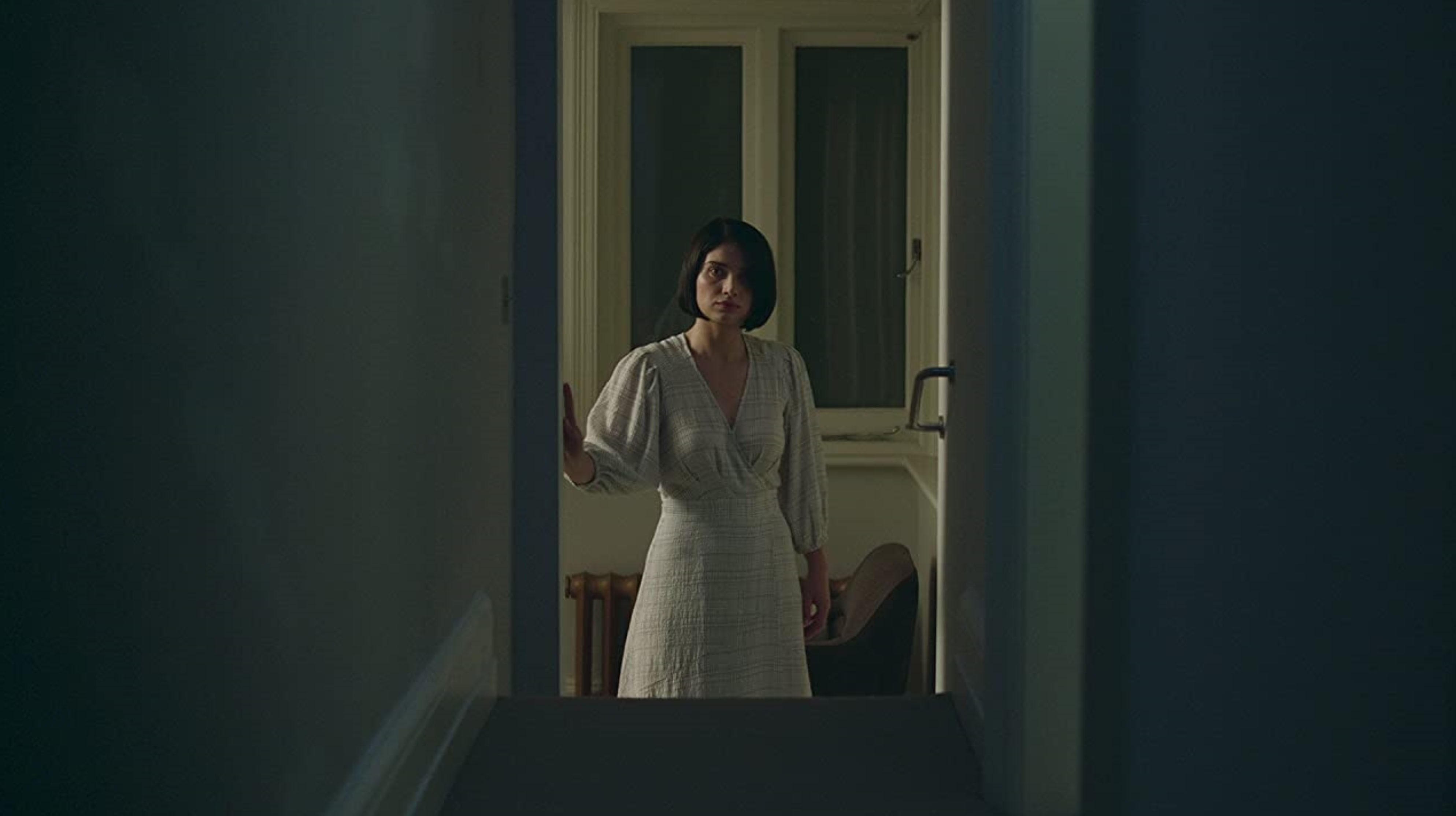 eve hewson behind her eyes