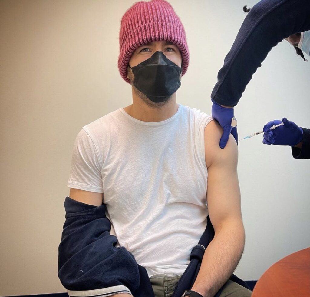 Ryan Reynolds can’t hide the fact that he’s vaccinated.