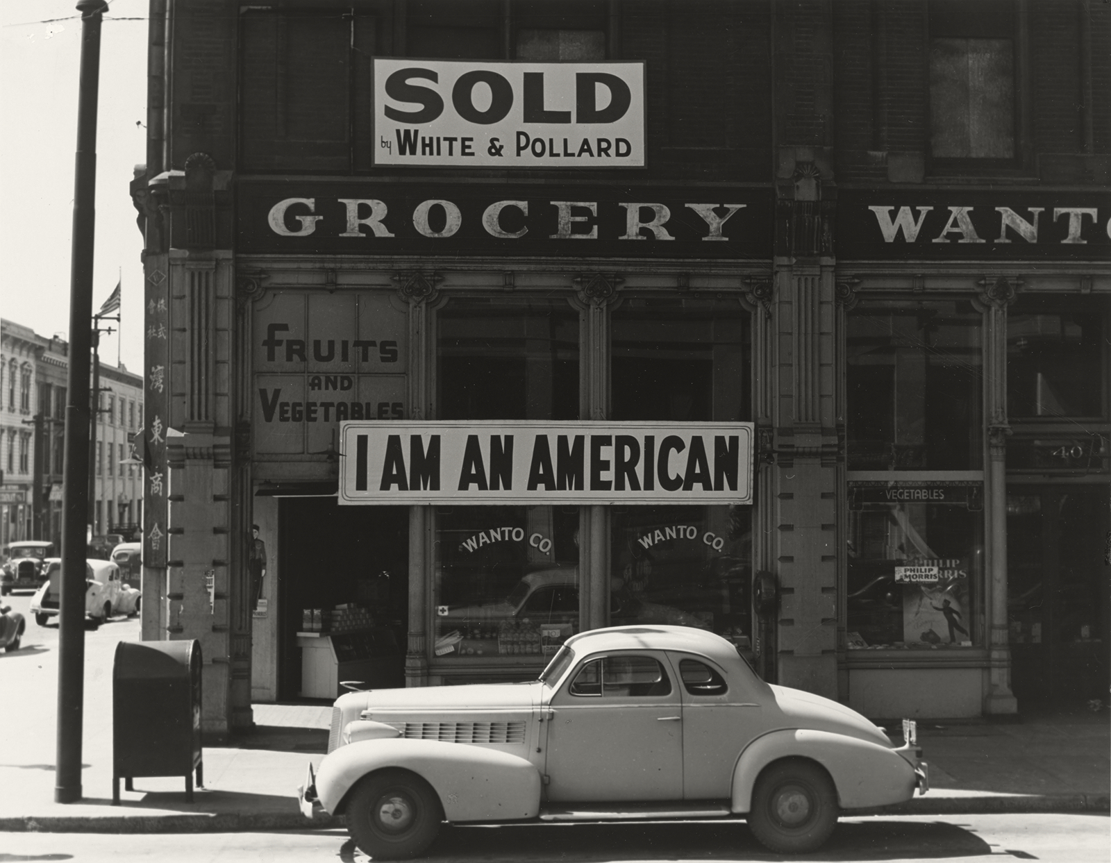 Lange_Japanese-American_owned_grocery_store__Oakland__California__March_1942-_1_
