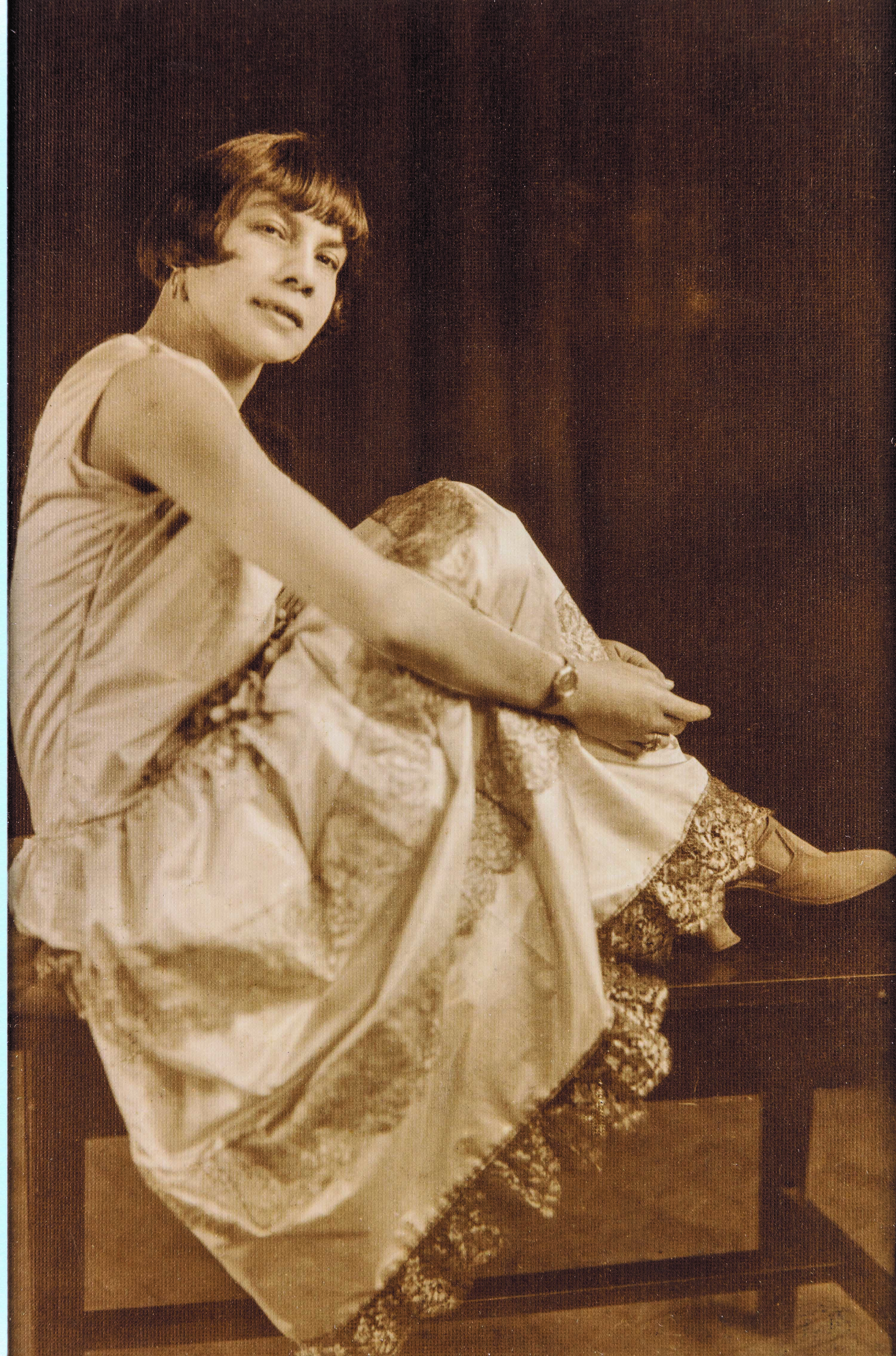 Florestine_Perrault_Collins,_Portrait_of_Mae_Fuller_Keller