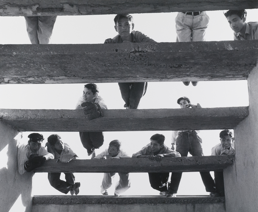 Lola_Álvarez_Bravo_The_Freeloaders_ca._1955-_1_.jpeg