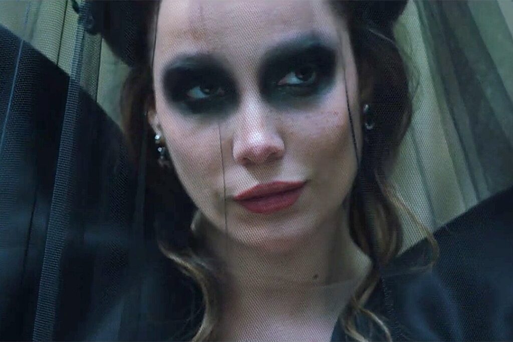 Halsey-Wearing-Heavy-Dark-Makeup-Behind-a-Black-Veil