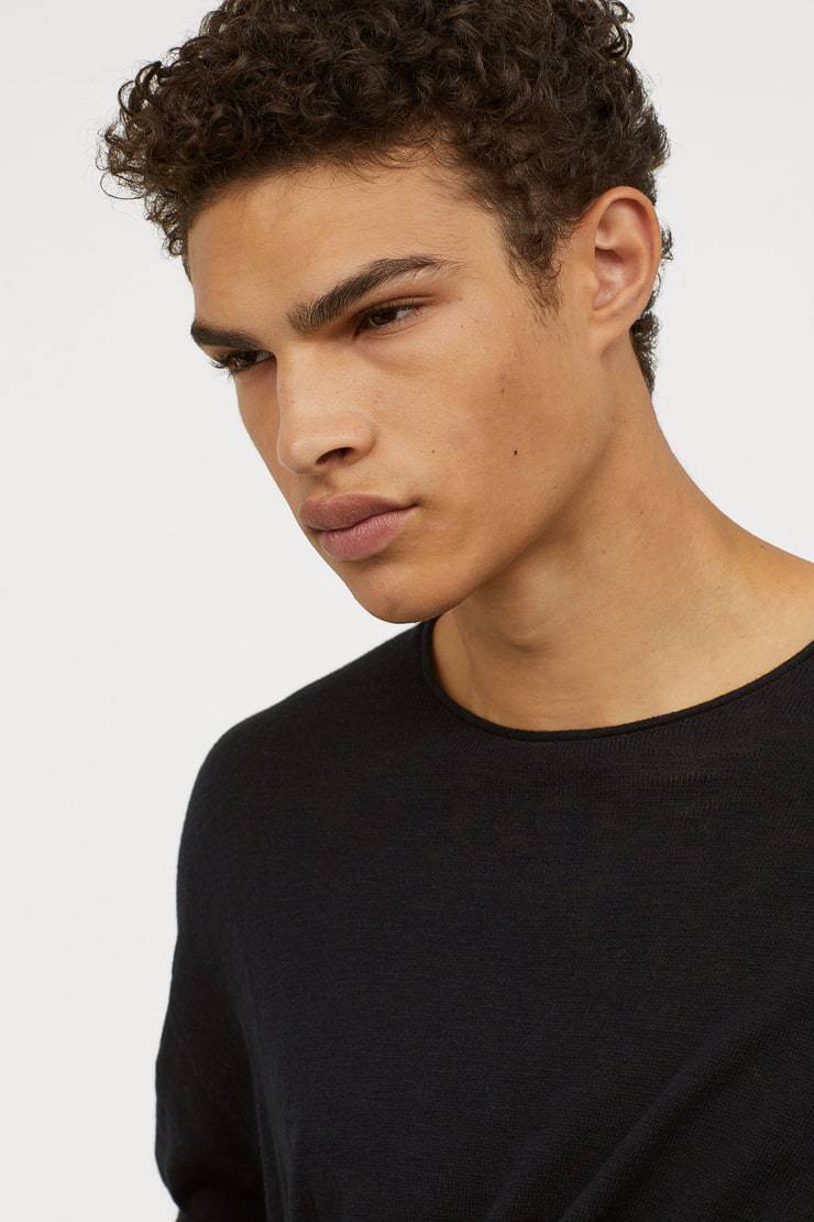 Model-Noah-Luis-Brown-Side-Profile
