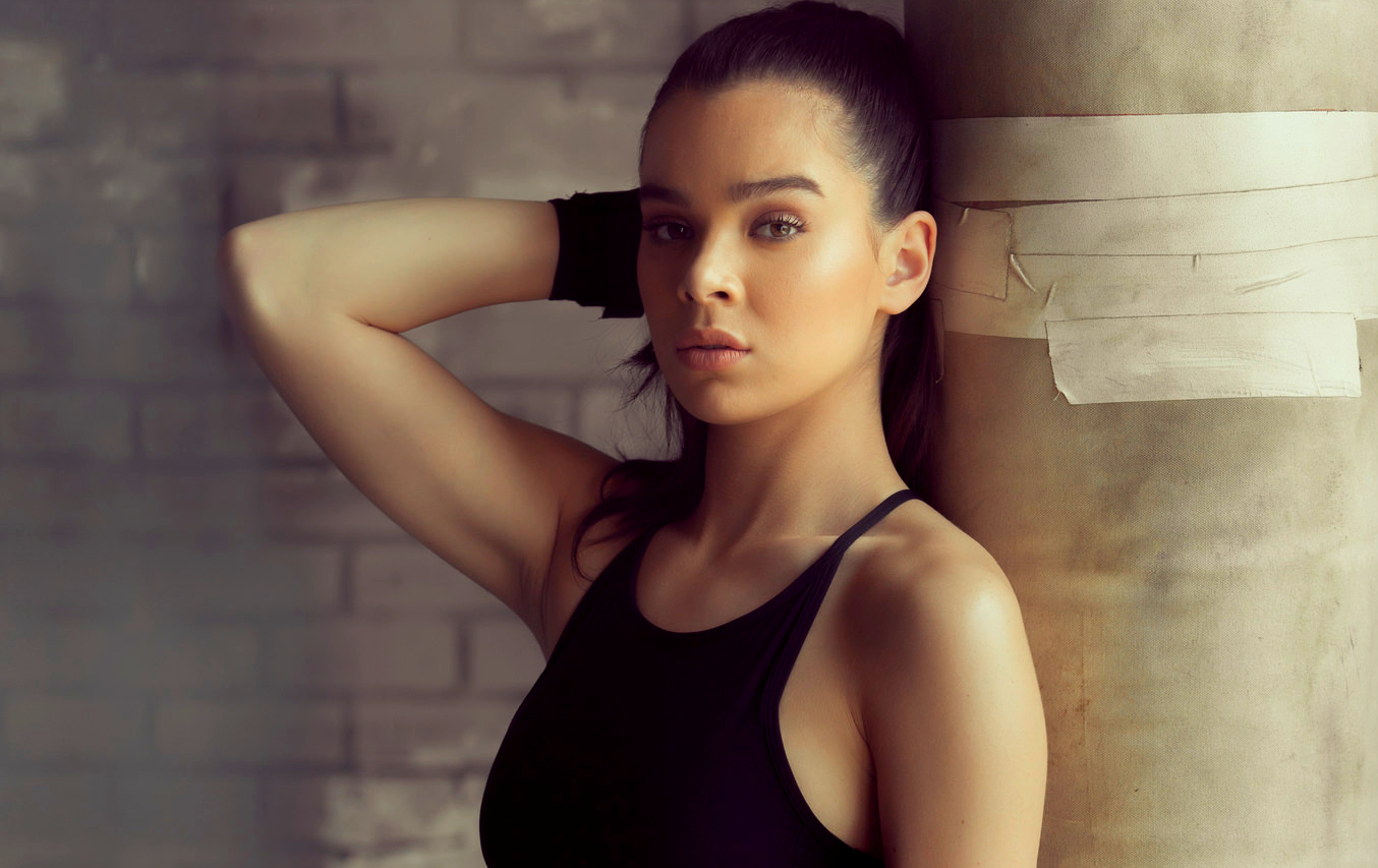 Hailee Steinfeld in Hawkeye