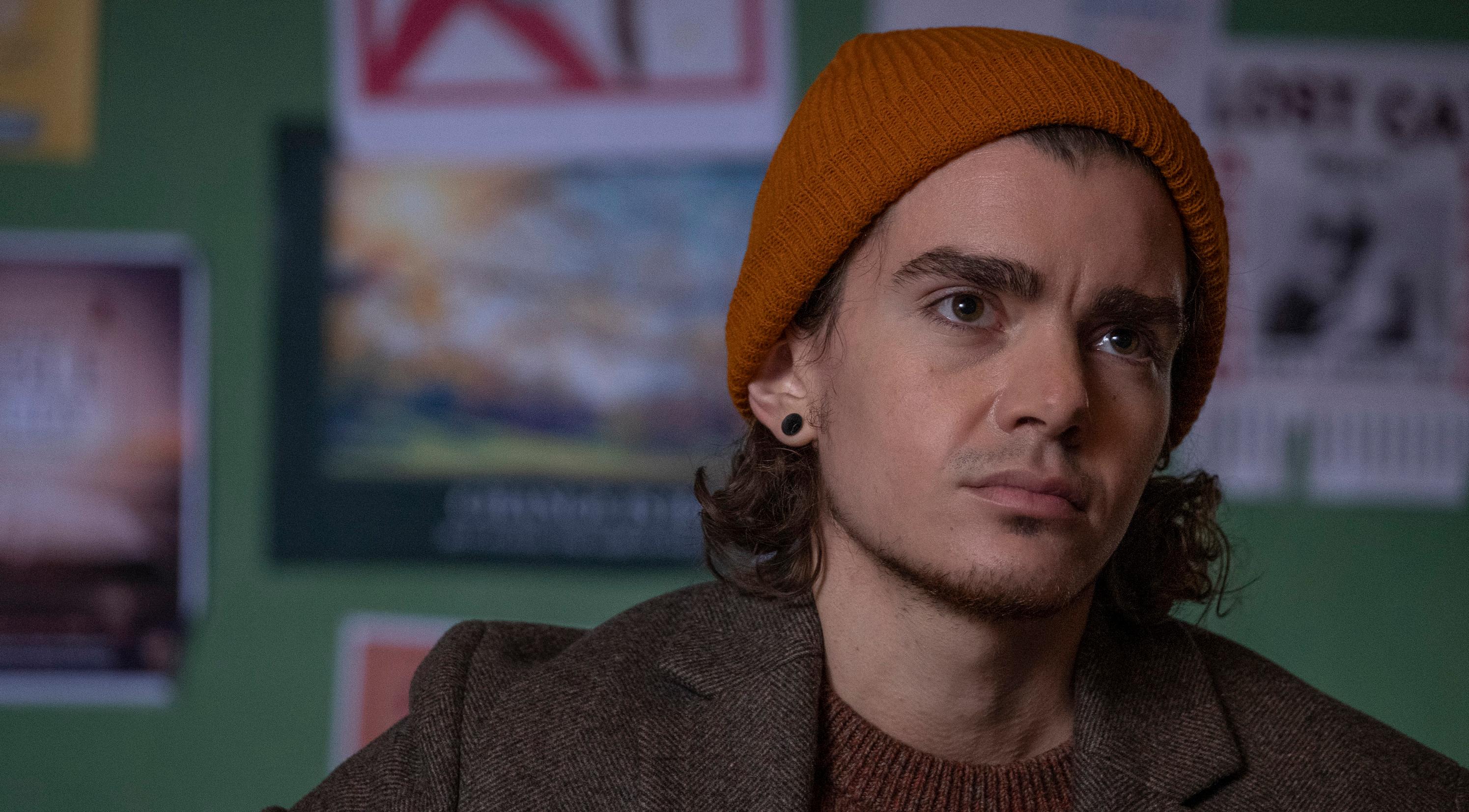 Elliot Fletcher in Y: The Last Man