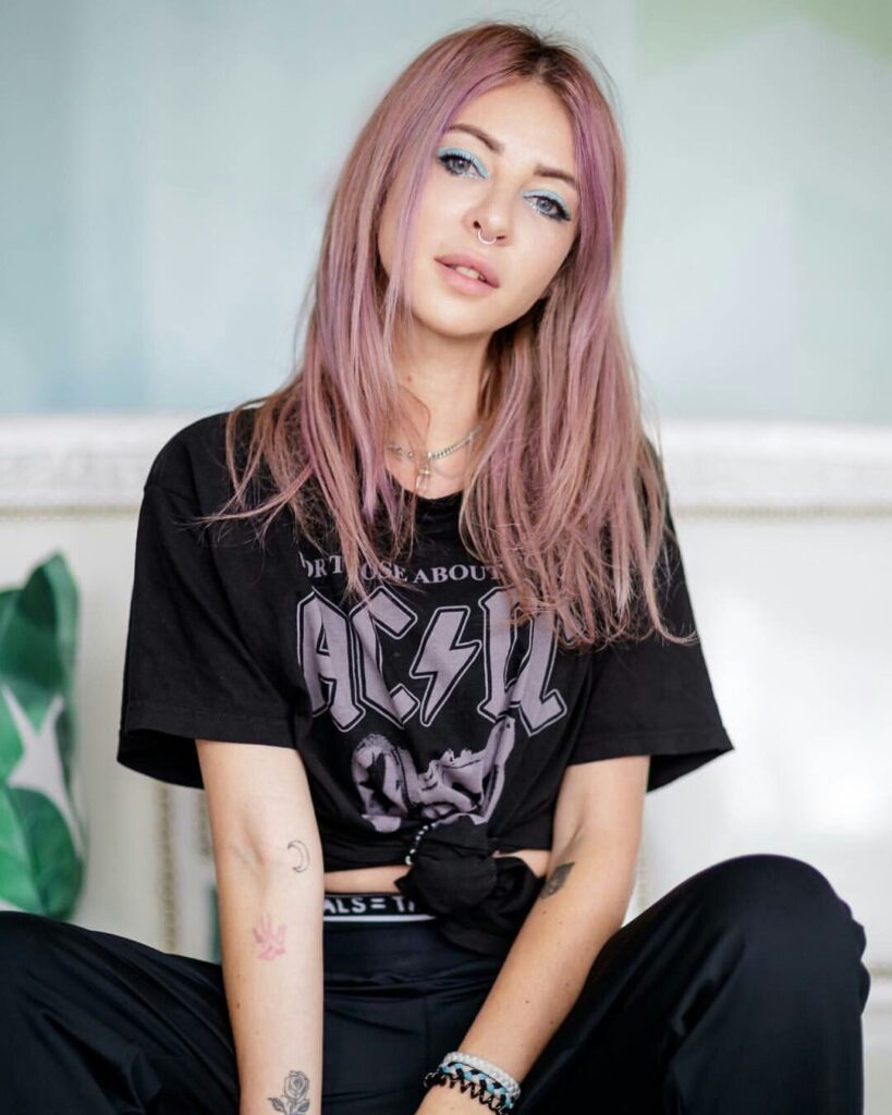 DJ Alison Wonderland Wearing Pink Hair and ACDC TShirt