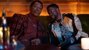 TRUE STORY101 (L to R) WESLEY SNIPES as CARLTON and KEVIN HART as KID