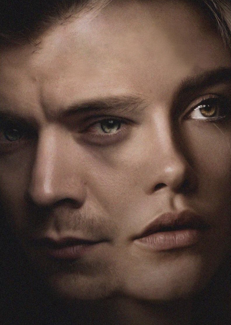 Harry Styles and Florence Pugh in Dont Tell Darling