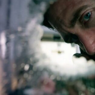 ake gyllenthaal in ambulance