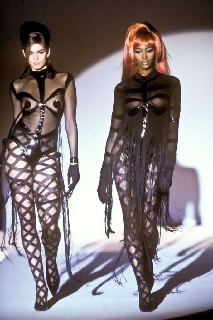 Cindy_Crawford_Naomi_Campbell in Thierry Mugler in 1990s