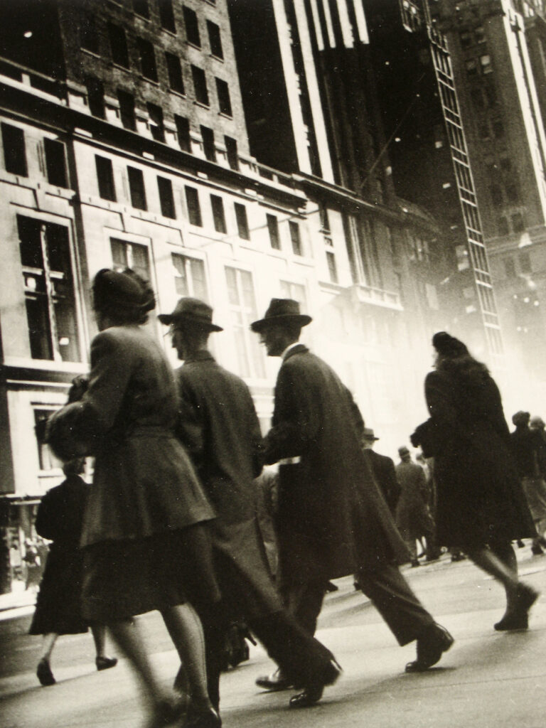 Rebecca Lepkoff, Early Morning Rush, Midtown Manhattan,1940 © Estate of Rebecca Lepkoff, Courtesy of Howard Greenberg Gallery,NYC