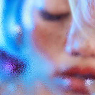 Marilyn Minter, True Blue, 2022. www.marilynminter.net